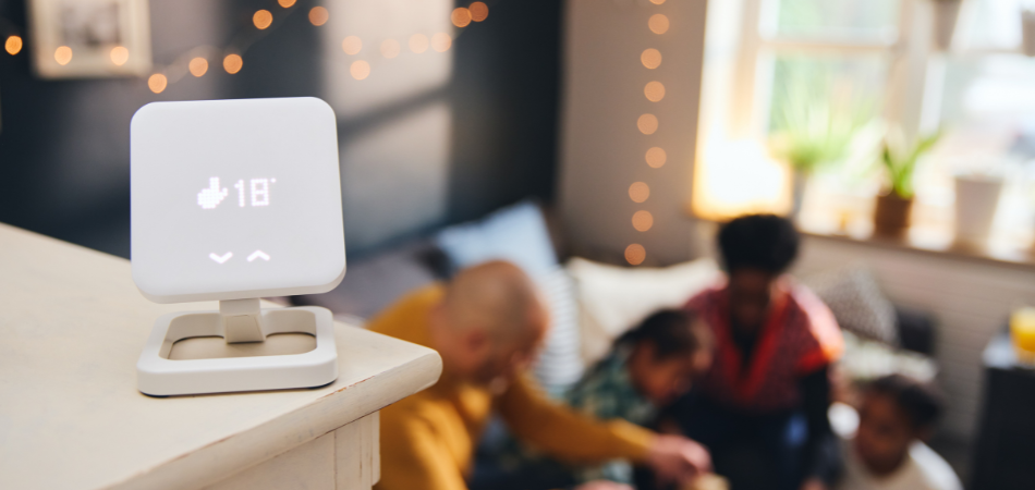 La domotique permet de contrôler la consommation d’énergie grâce à un thermostat, à l’éclairage et à une application mobile.