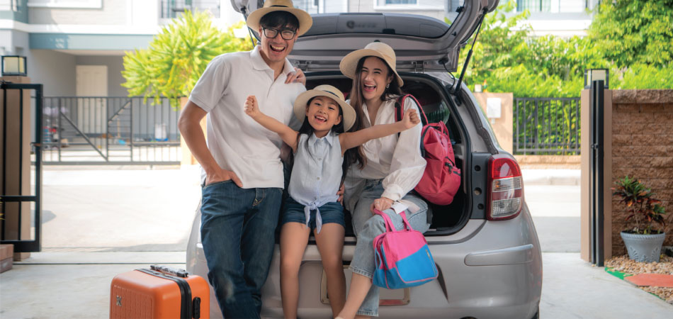 Une famille part en vacances l’esprit tranquille après avoir appliqué les règles de sécurité à leur demeure